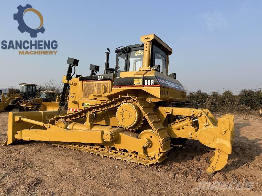CAT D8R Telaketjupuskutraktorit