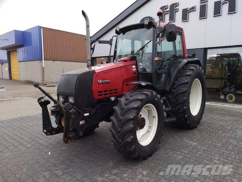 Valtra 6850 Traktorit