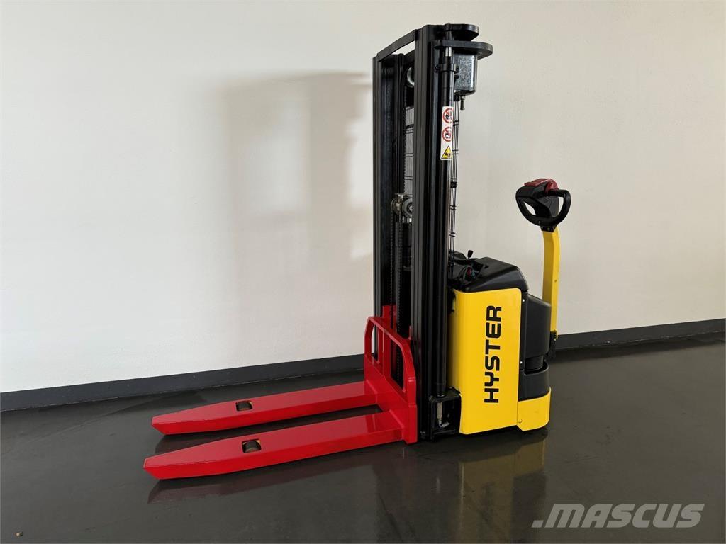 Hyster S1.2 Ajettavat pinoamisvaunut