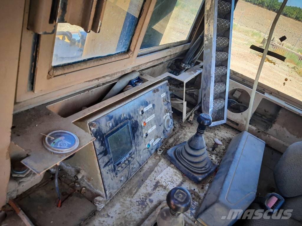 Komatsu D 375-1 Telaketjupuskutraktorit