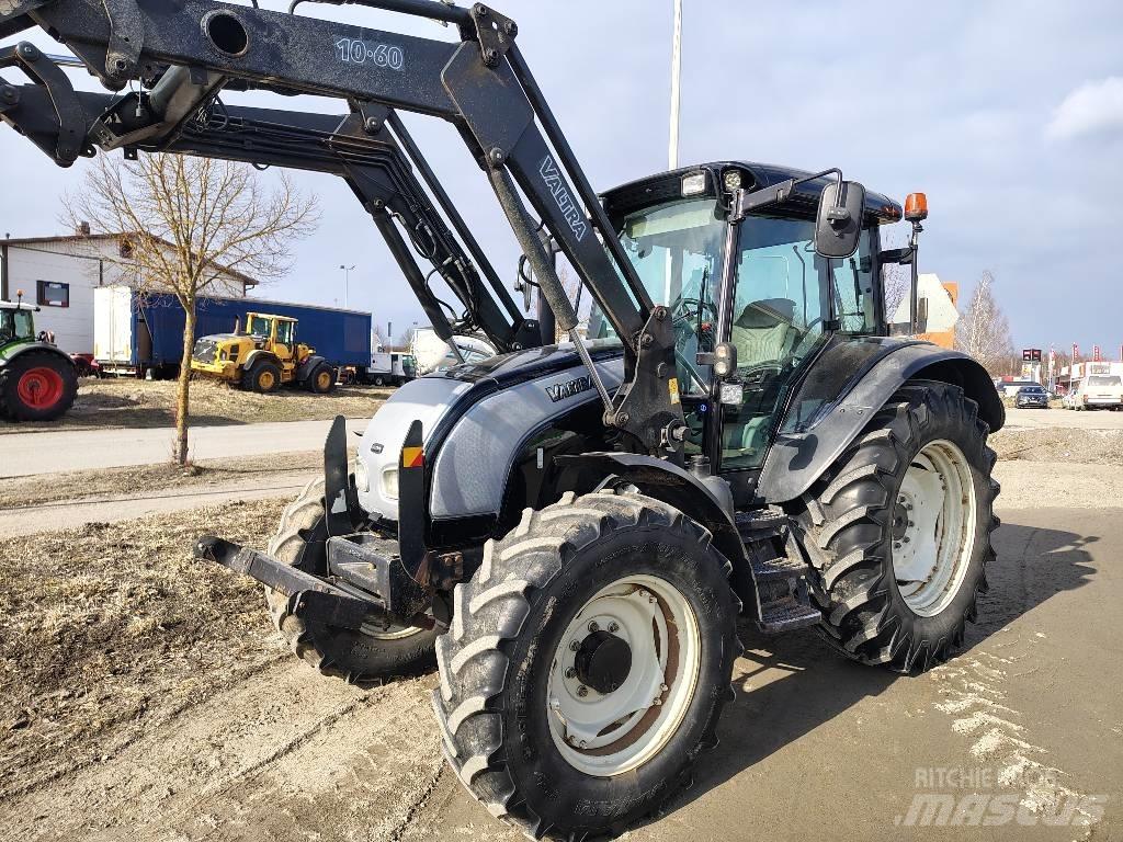 Valtra C120 Traktorit