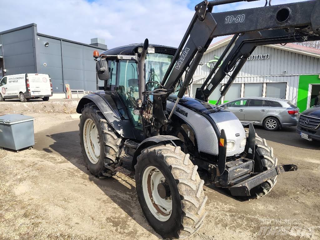 Valtra C120 Traktorit