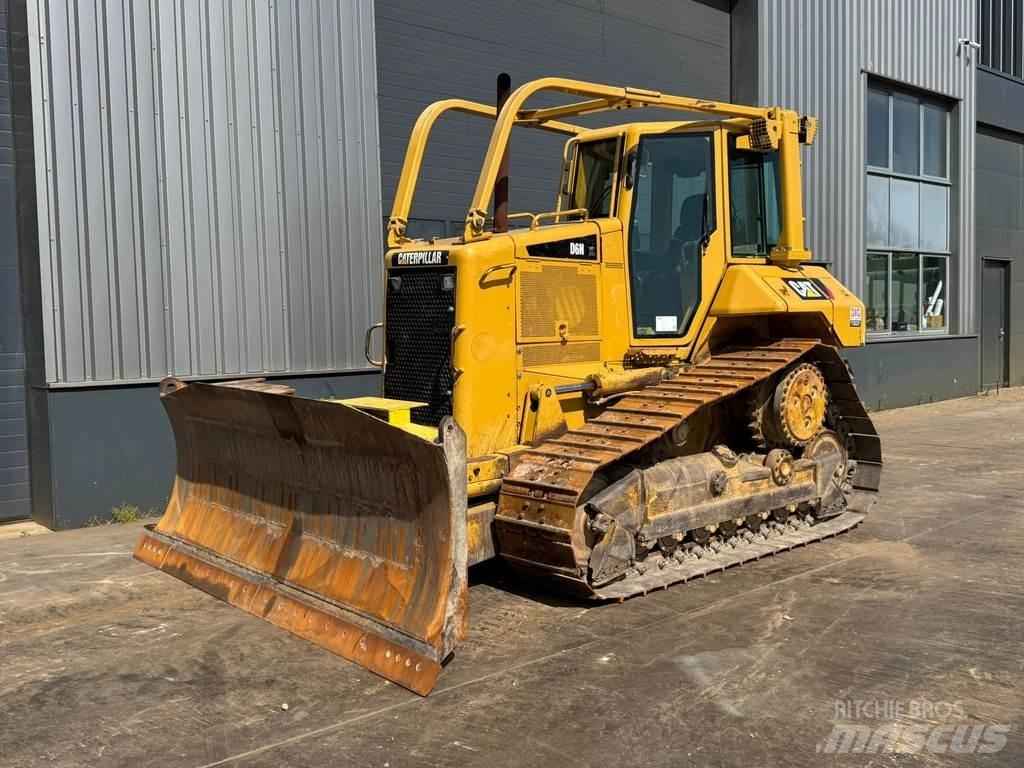 CAT D6N Telaketjupuskutraktorit