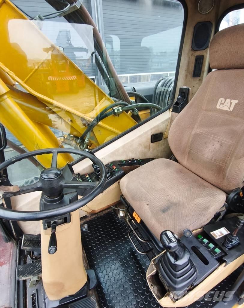 CAT M 315 Pyöräkaivukoneet