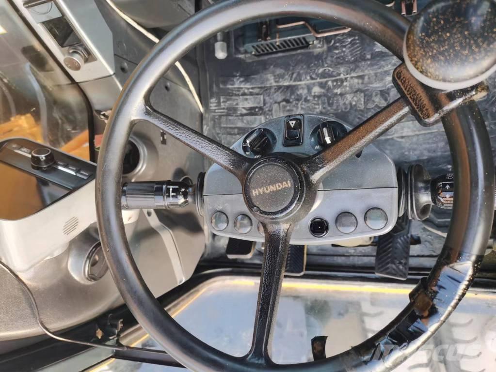 Hyundai R210W-7 Pyöräkaivukoneet