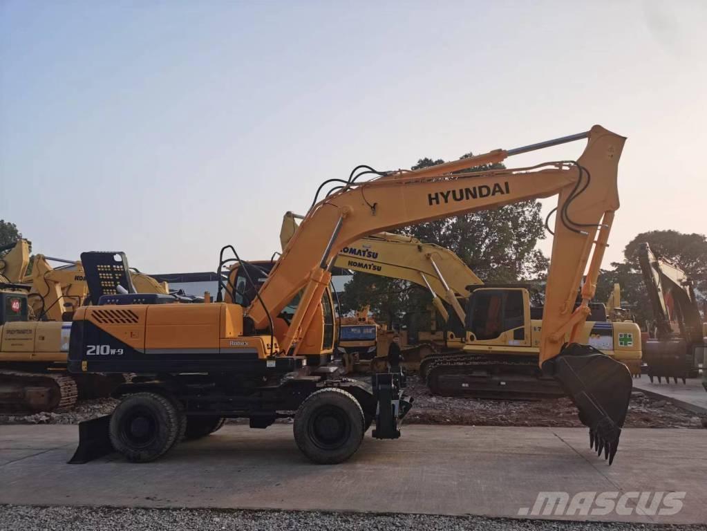 Hyundai R210W-7 Pyöräkaivukoneet