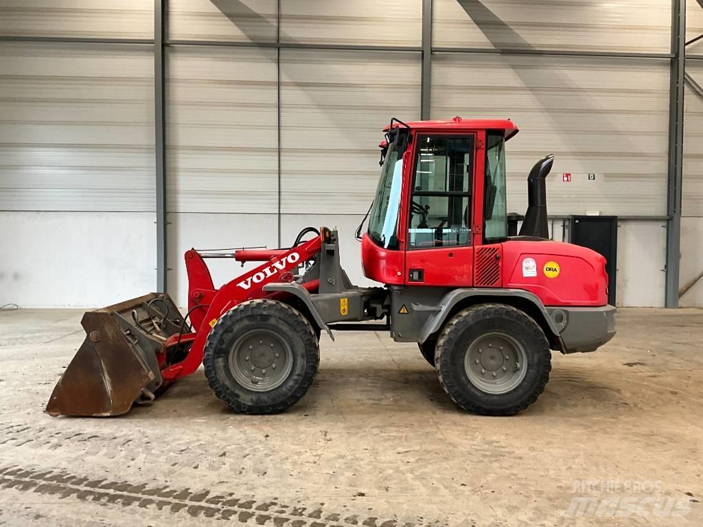 Volvo L 30 G Pyöräkuormaajat
