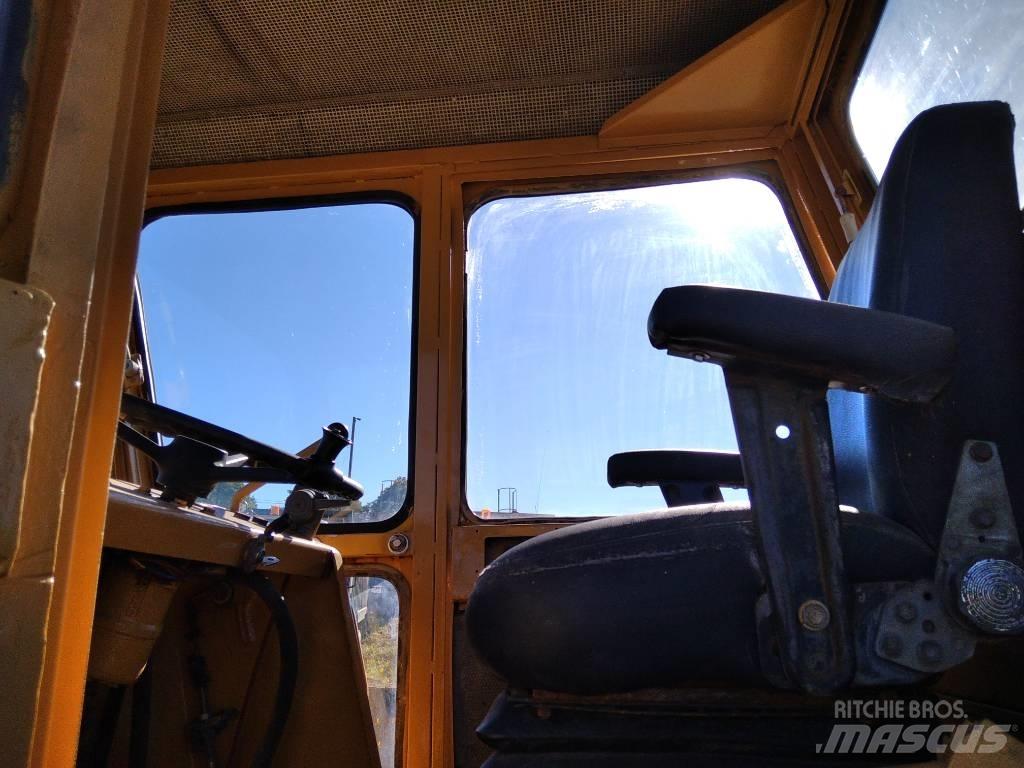 Bomag BW 212 Yksivalssijyrät