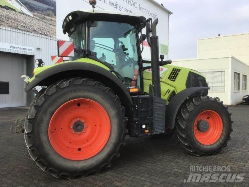 CLAAS AXION 810 Traktorit