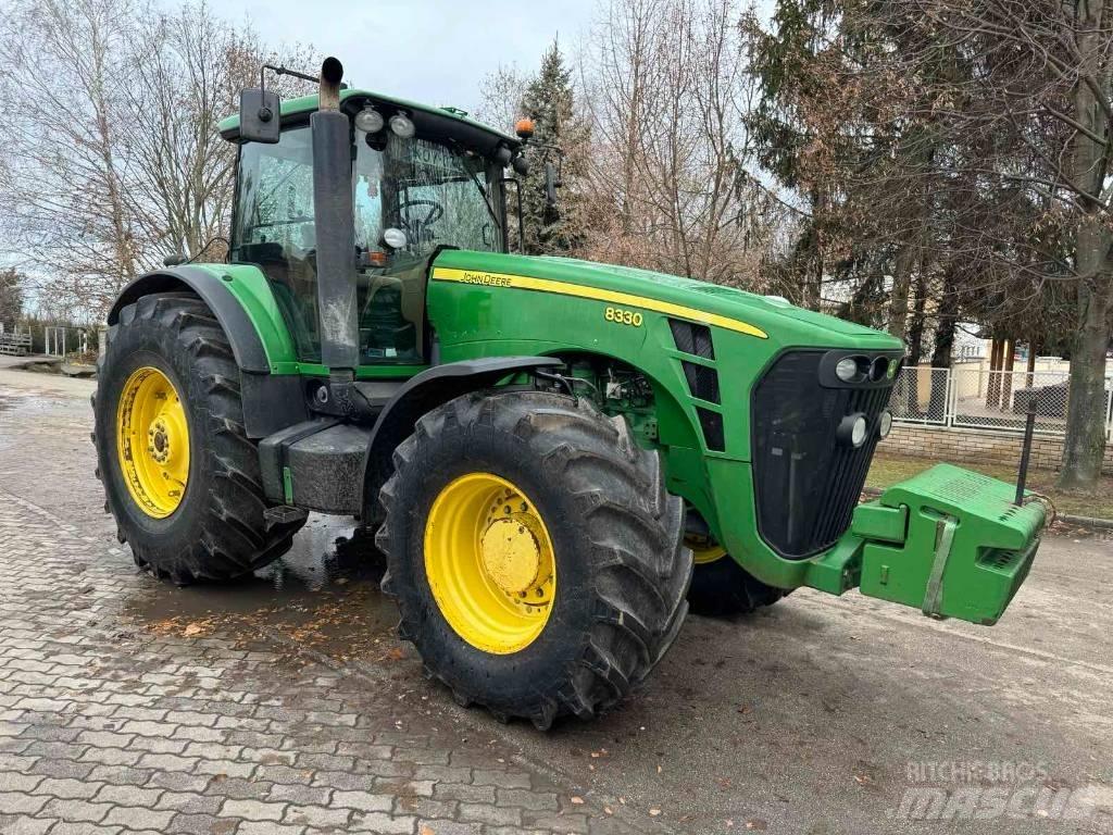 John Deere 8330 Traktorit
