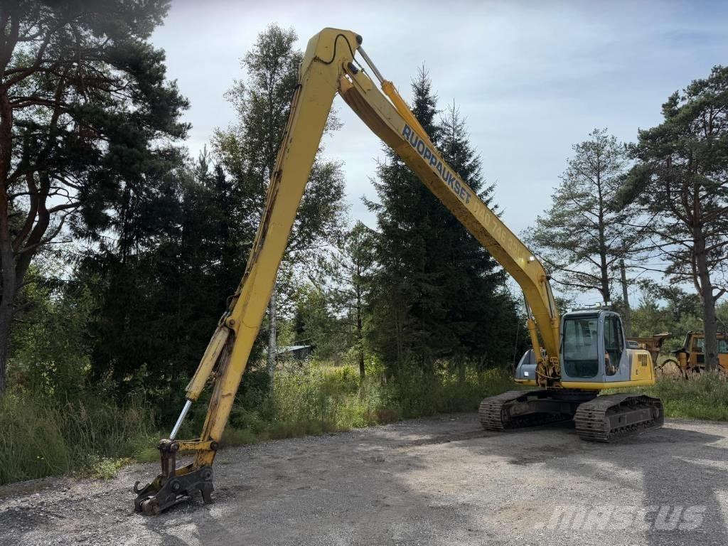 New Holland E 215 Pitkävartiset kaivinkoneet