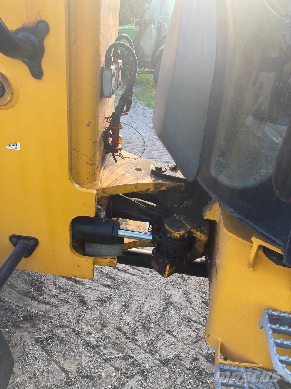 JCB TM 220 Maatalouskurottajat