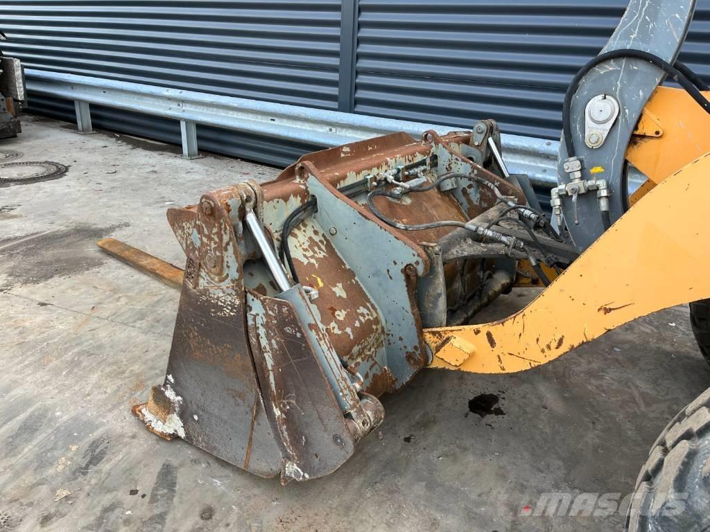 Liebherr L 506 Pyöräkuormaajat