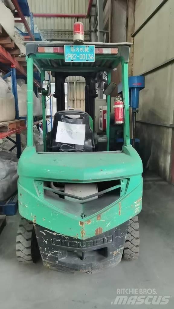 Mitsubishi FD 25 Dieseltrukit