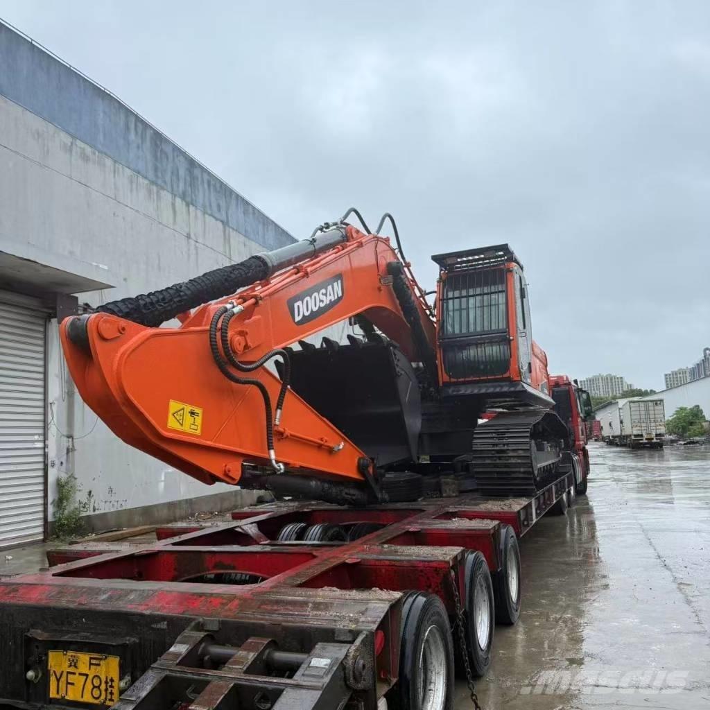 Doosan DX 225 LCA Telakaivukoneet