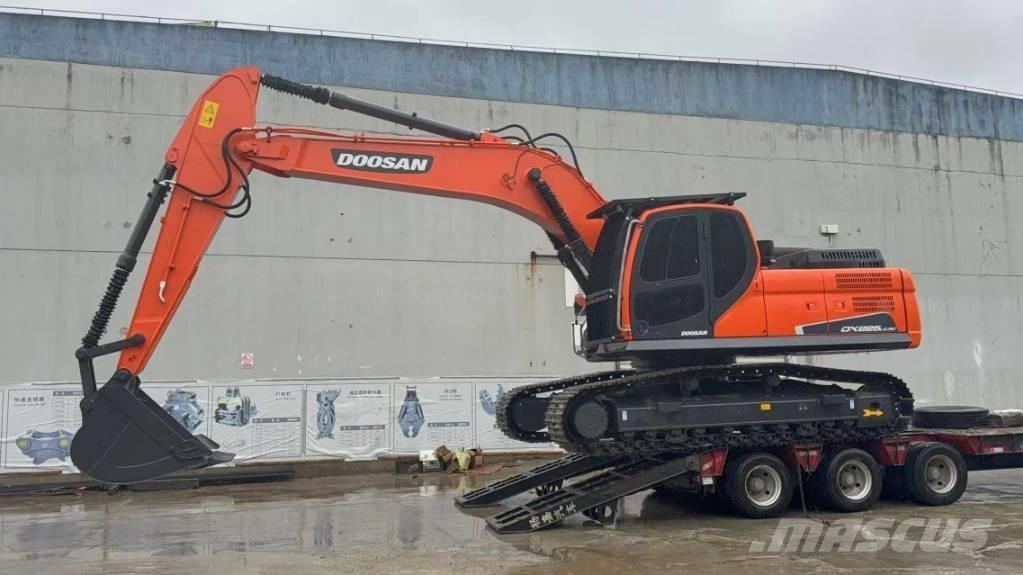 Doosan DX 225 LCA Telakaivukoneet