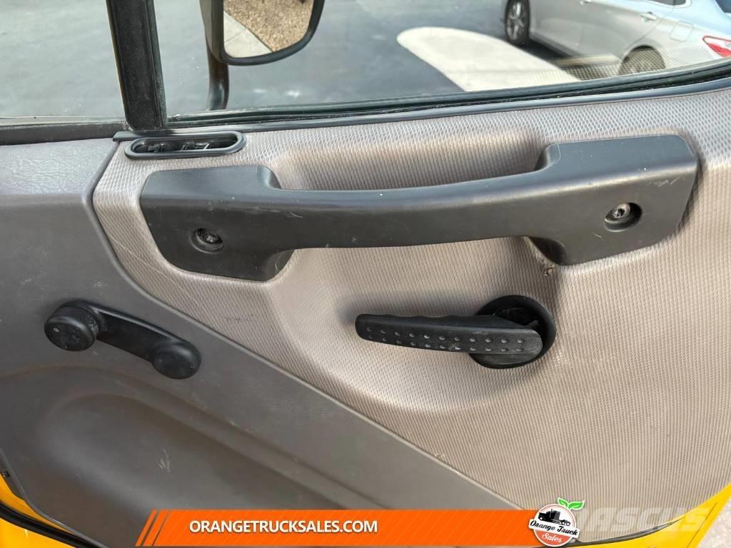 Freightliner M2 Lava-kuorma-autot