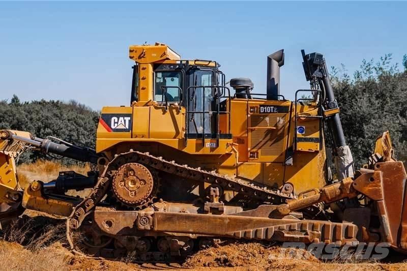 CAT D10T Telaketjupuskutraktorit