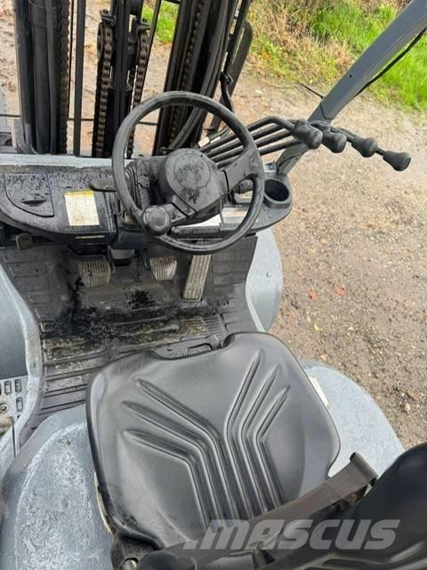 Toyota 8 FDF 30 Dieseltrukit