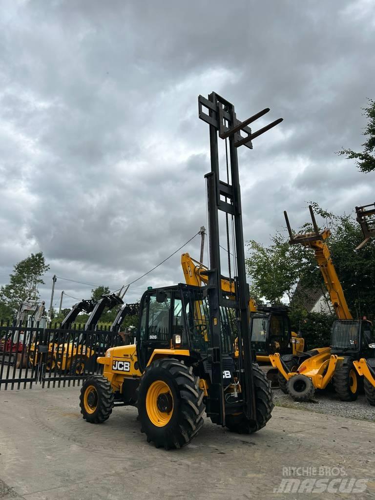 JCB 926 RTFL Maastotrukit