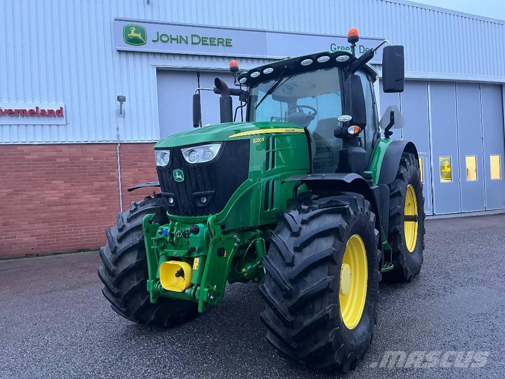 John Deere 6250 R Traktorit