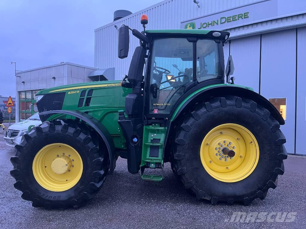 John Deere 6250 R Traktorit