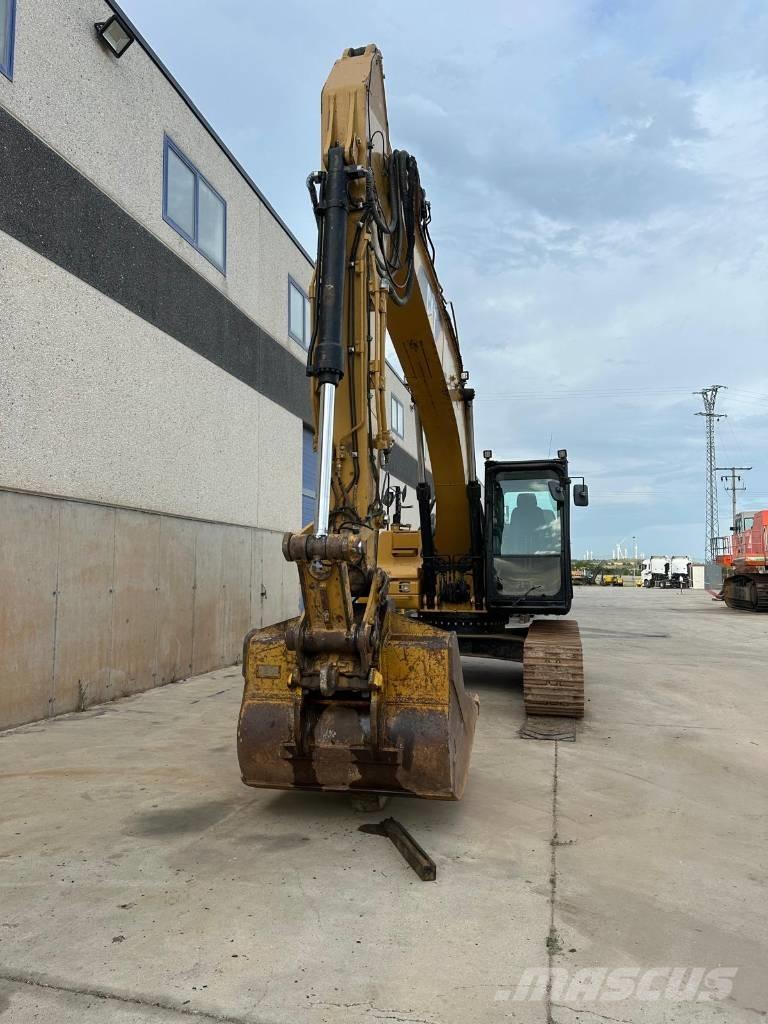 CAT 323 D LN Telakaivukoneet