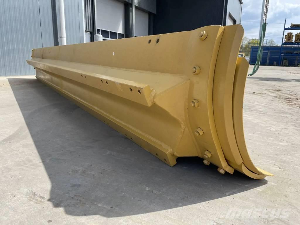 CAT 140G Moldboard Puskulevyt