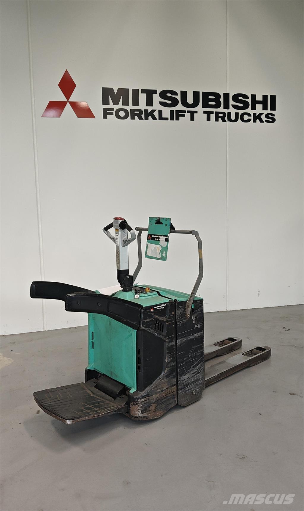 Mitsubishi PBV20N2 Lavatrukit