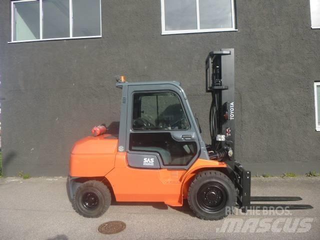 Toyota 7 FD A 50 Dieseltrukit