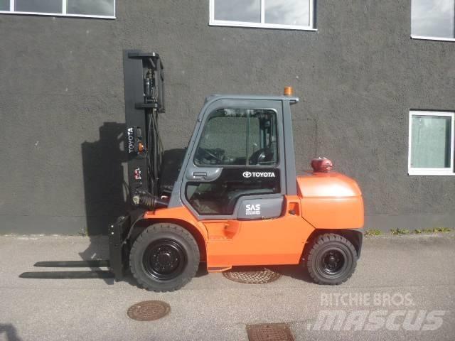 Toyota 7 FD A 50 Dieseltrukit
