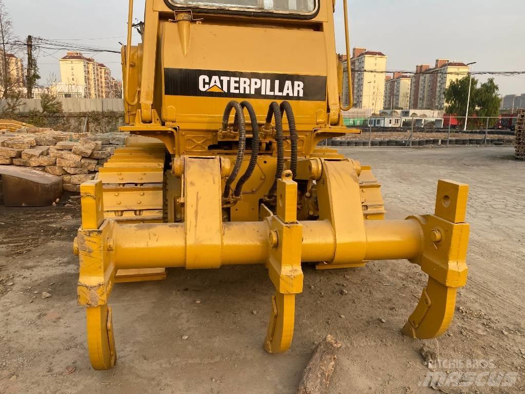 CAT D 6 D Telaketjupuskutraktorit