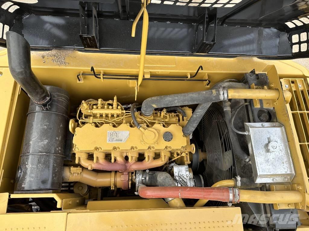 CAT 320 D Telakaivukoneet
