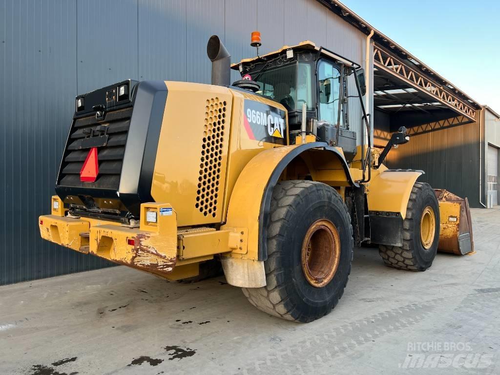 CAT 966M Pyöräkuormaajat