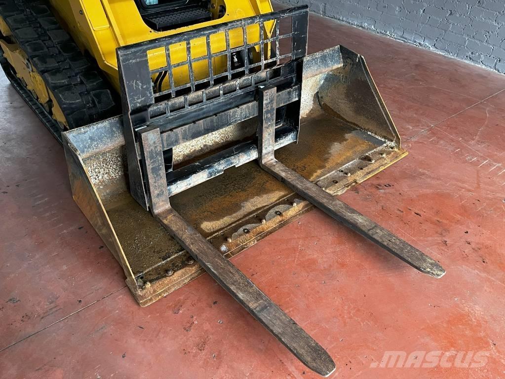 CAT 259 D Liukuohjatut kuormaajat