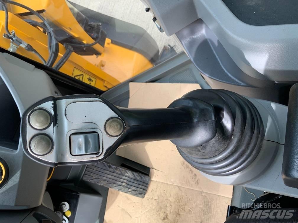 JCB 437 HT Pyöräkuormaajat