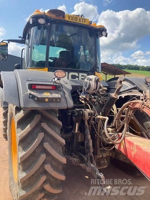 JCB Fastrac 4220 Traktorit