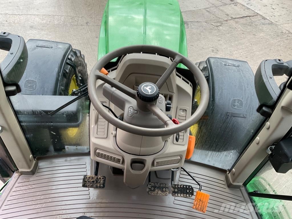John Deere 6130 M Traktorit