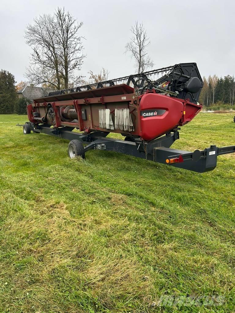 Case IH 8250 Leikkuupuimurit