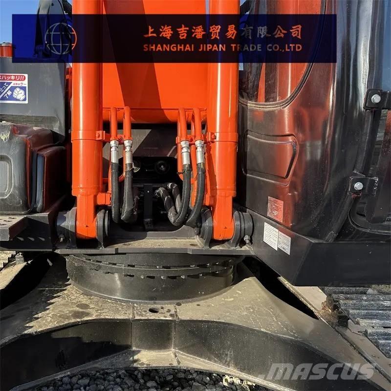 Hitachi ZX 200 Telakaivukoneet