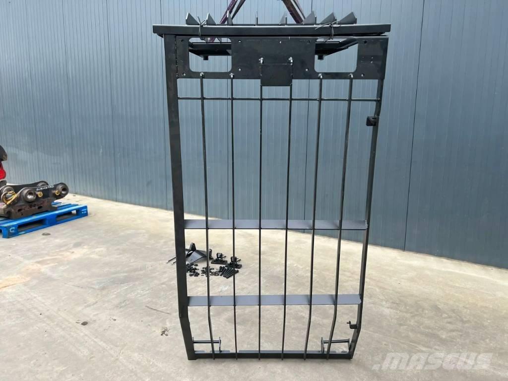 CAT 324D Guard Ohjaamo ja sisusta