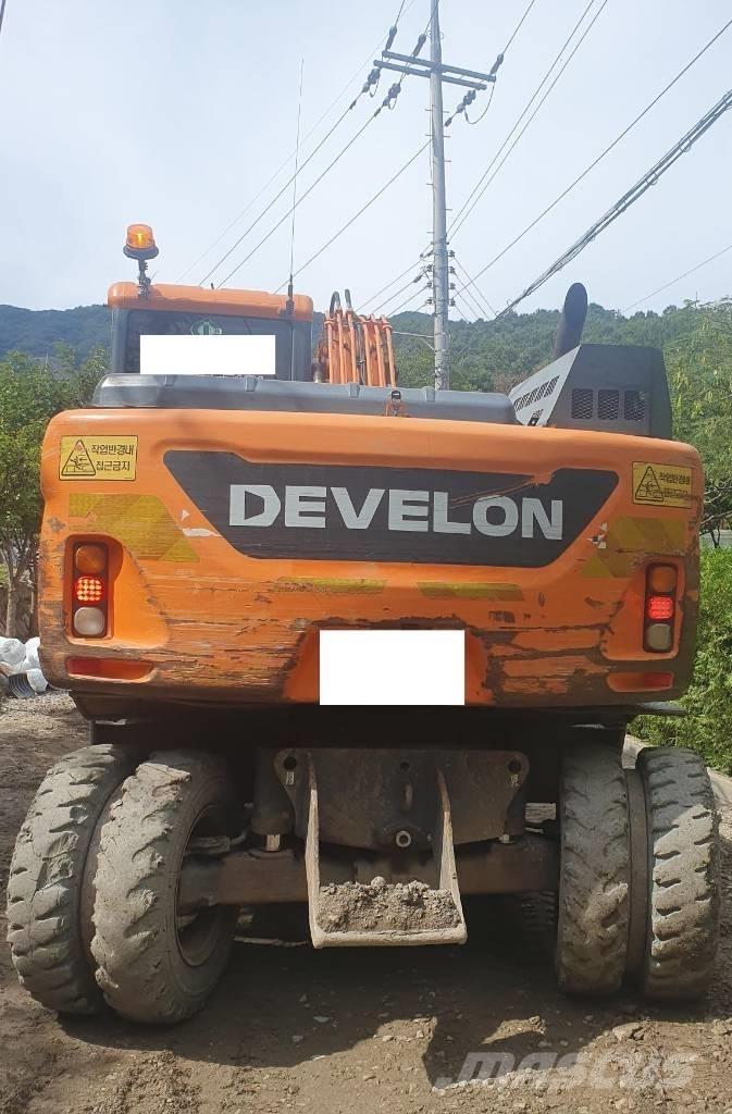 Doosan DX 140 W Pyöräkaivukoneet