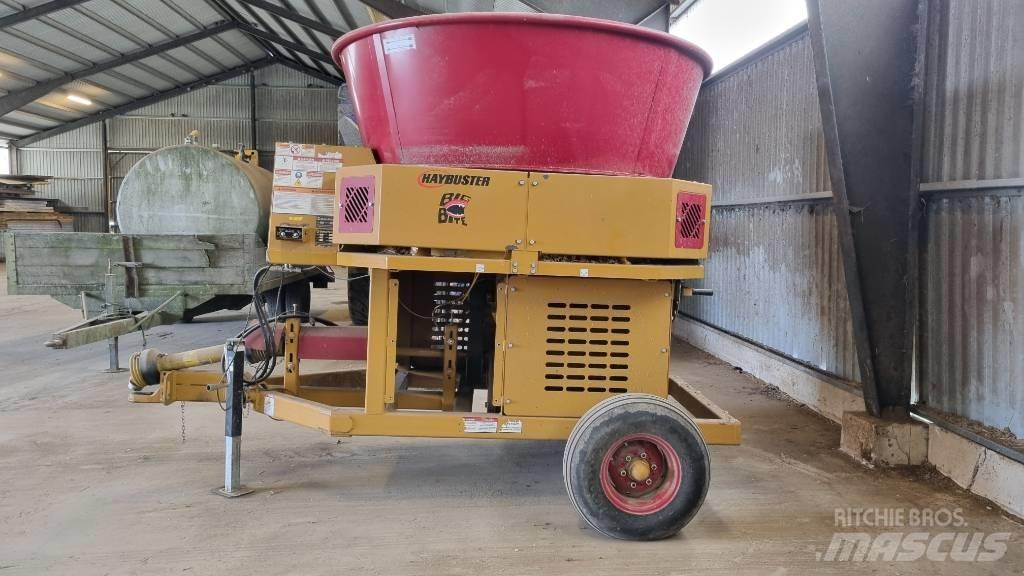 Haybuster H-835 Paalinkäsittelykoneet