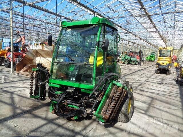 John Deere 3235C Päältäajettavat ruohonleikkurit