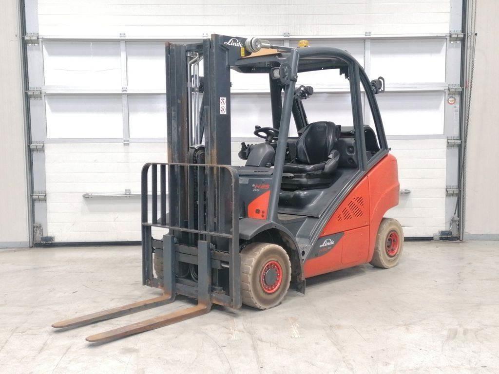 Linde H25T-02 Nestekaasutrukit