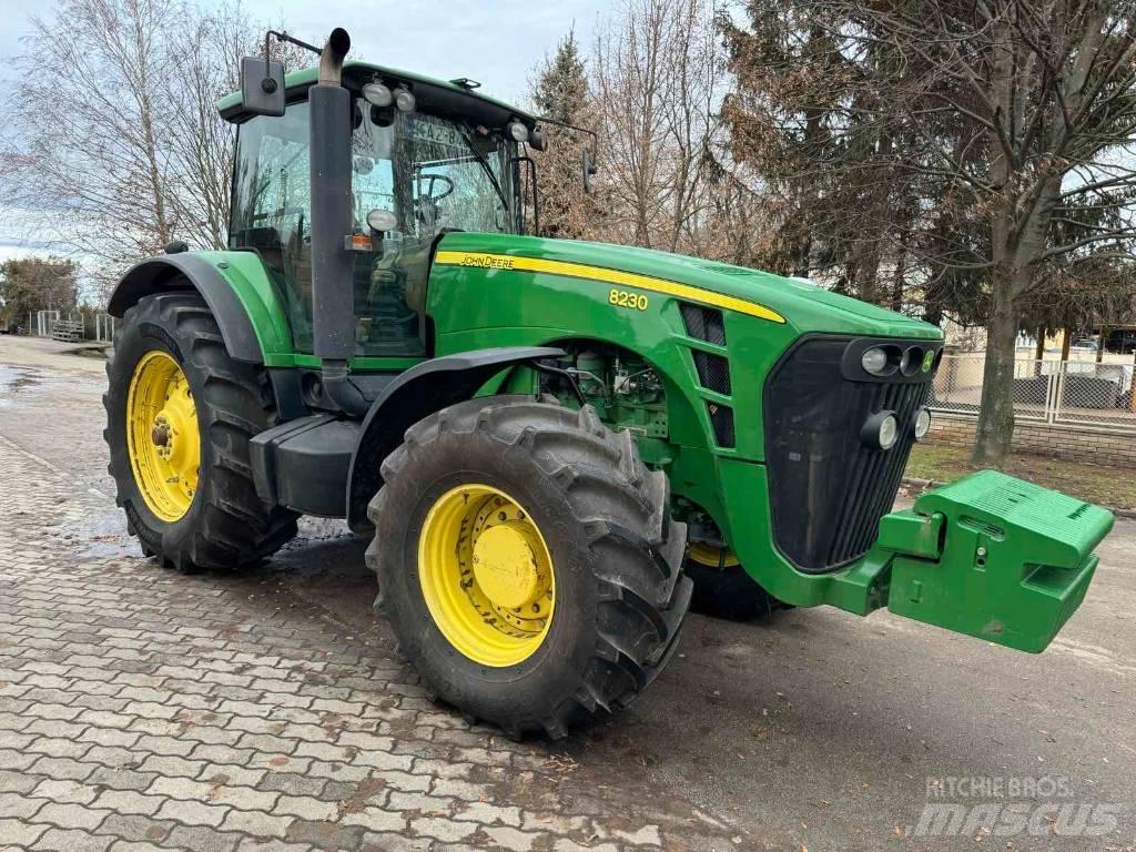John Deere 8230 Traktorit