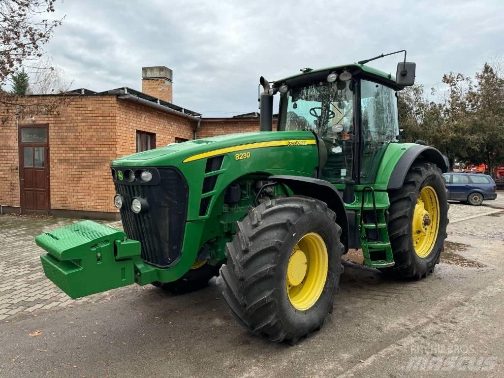 John Deere 8230 Traktorit