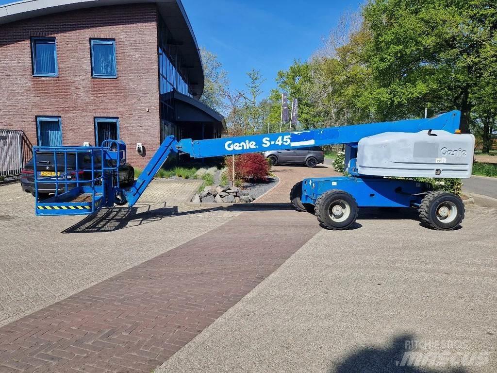 Genie S-45 Teleskooppipuominostimet