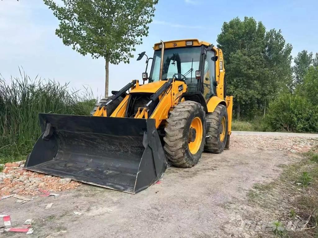 JCB 4CX Kaivurikuormaajat