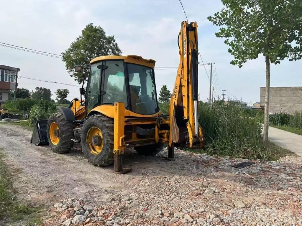 JCB 4CX Kaivurikuormaajat